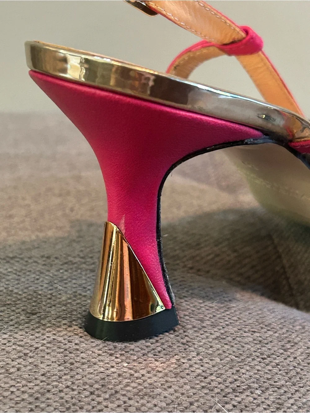 Vinci Bali Fuchsia Lace Slingback Heels Gold Cap Toe Sculptural Heel EU 39